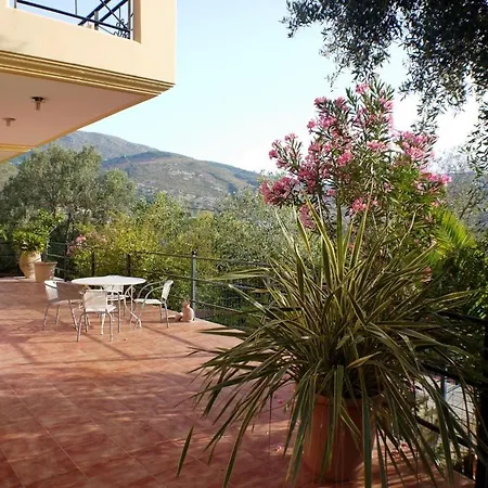 Villa Kato Sleeps 6 *