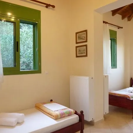 Villa Kato Sleeps 6 *